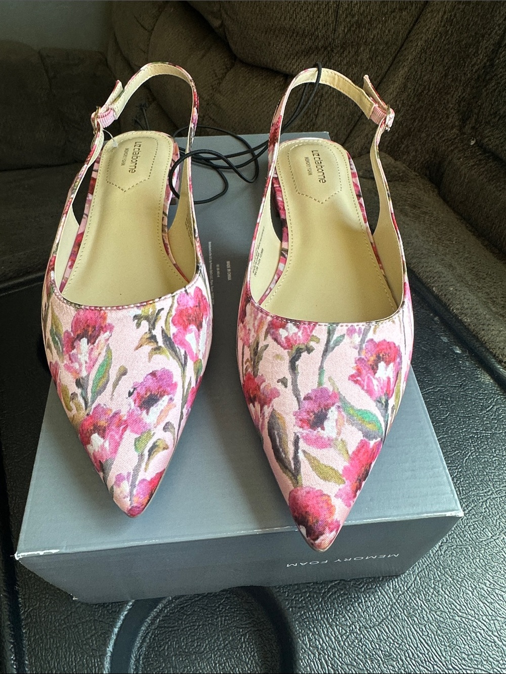 Liz Claiborne Sheba Women’s Pointed Closed Toe Ballet Floral Flats- Size 9.5M